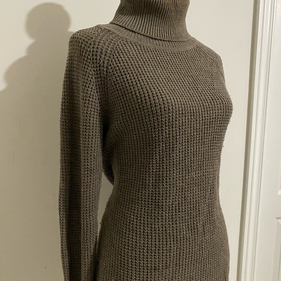 MENDOCINO Turtleneck Sweater, Size XS - Picture 1 of 5